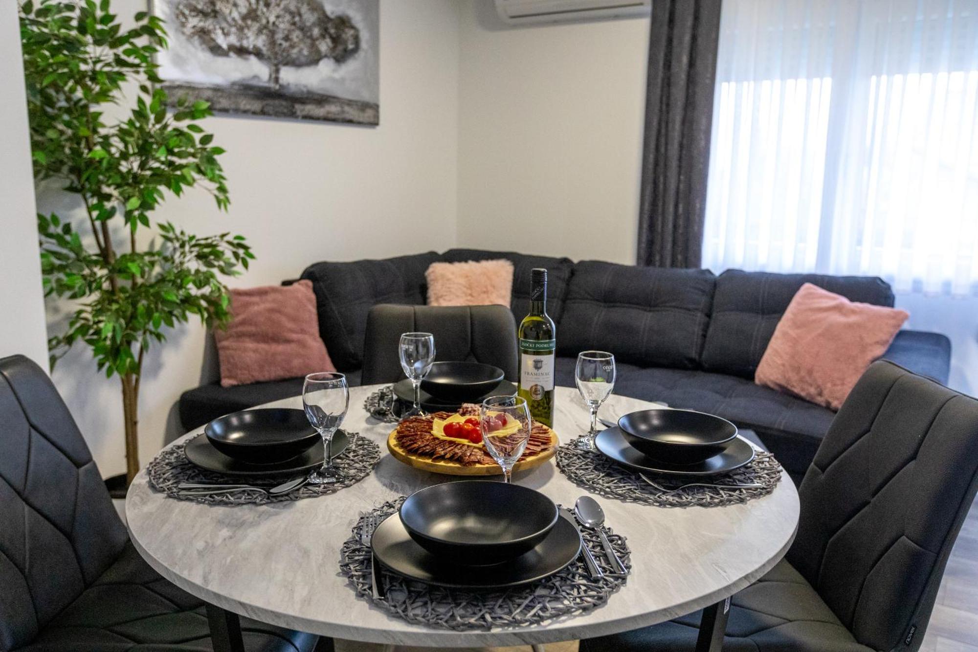 Apartmani Tea 奥古林 外观 照片